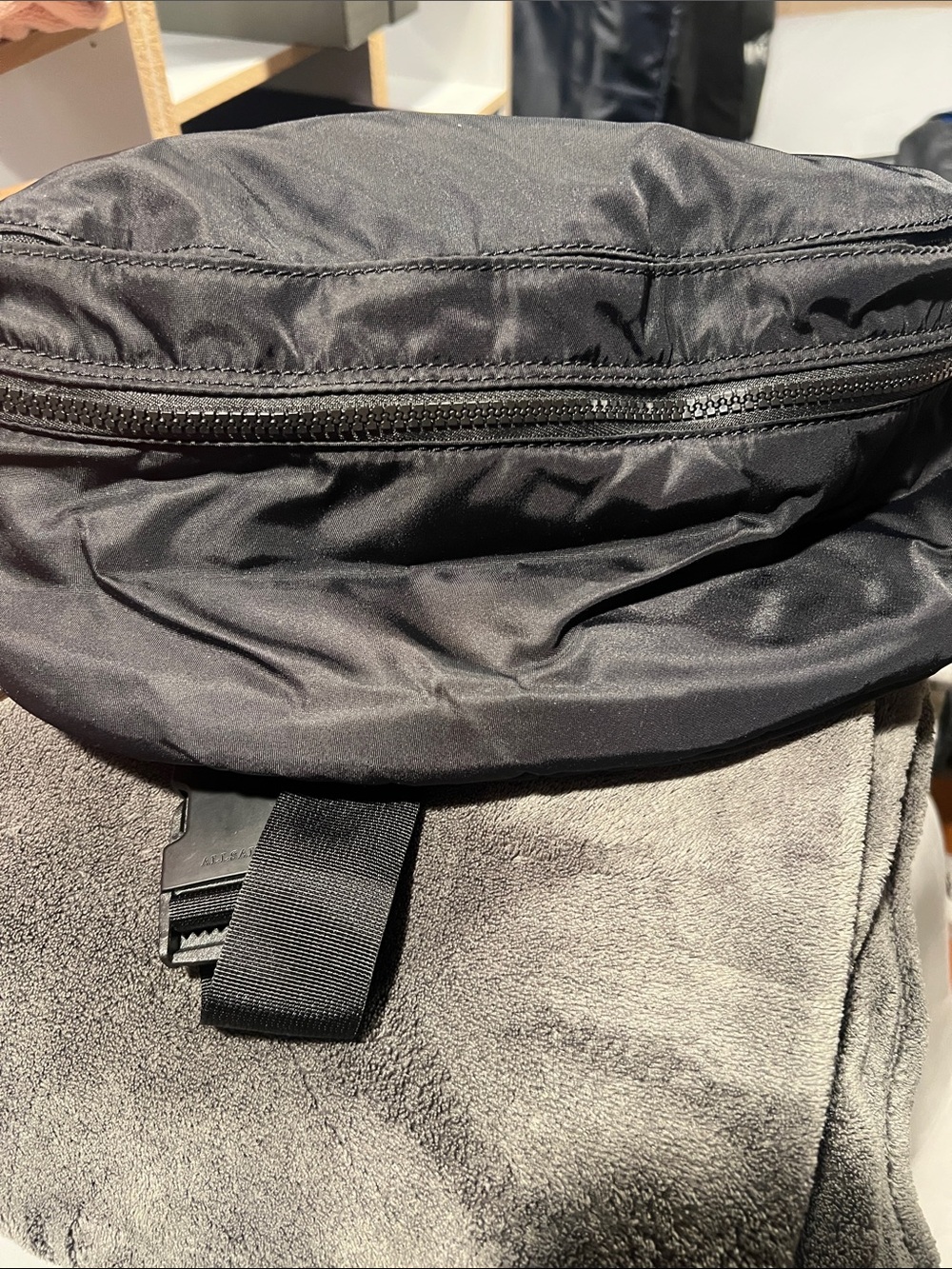 AllSaints Black Two-Way Bag Tag Detail - Picture 4 of 6